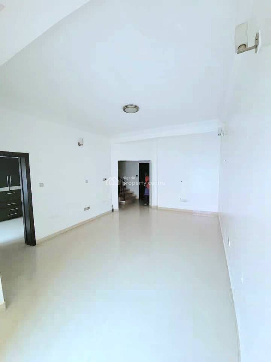 Spacious 4-bedroom Terrace Duplex, Lekki Phase 1, Lekki, Lagos, Terraced Duplex for Rent