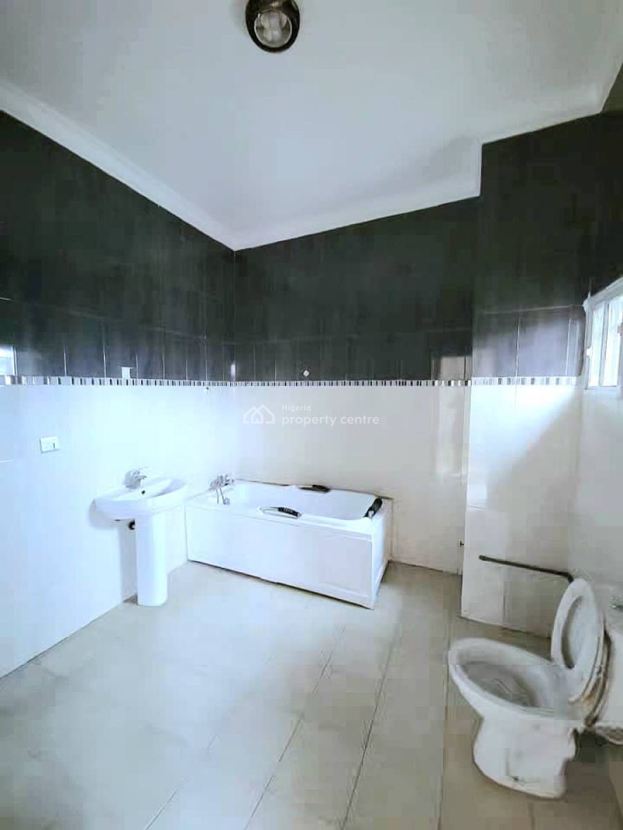 Spacious 4-bedroom Terrace Duplex, Lekki Phase 1, Lekki, Lagos, Terraced Duplex for Rent