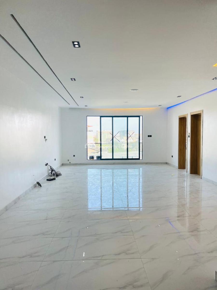Fantastically Carved 2 Bed Apartment with Elevator, Swimming Pool, Lekki Phase 1, Lekki, Lagos, Flat / Apartment for Sale