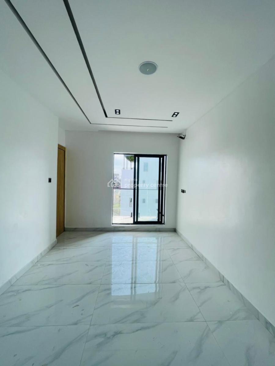 Fantastically Carved 2 Bed Apartment with Elevator, Swimming Pool, Lekki Phase 1, Lekki, Lagos, Flat / Apartment for Sale