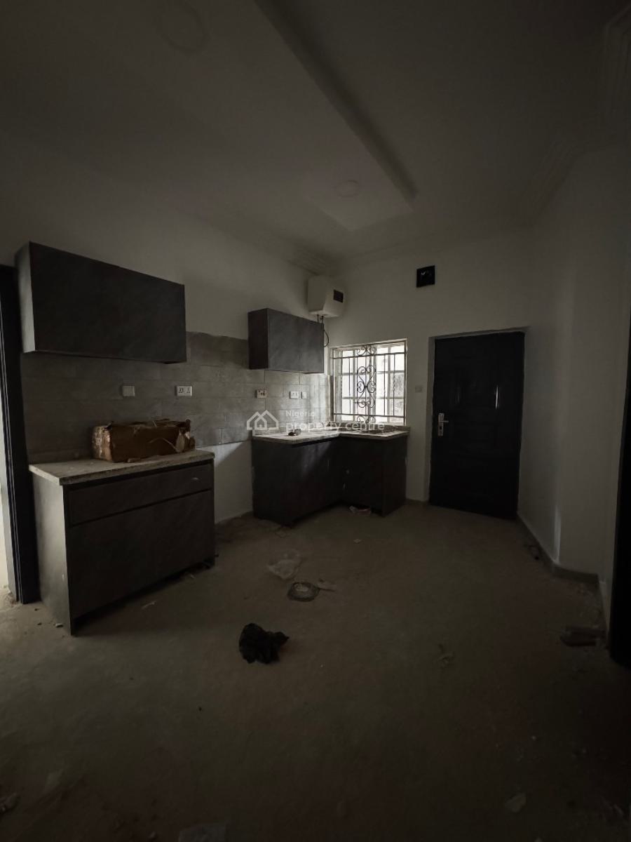 3 Bedrooms Apartment with a Fitted Self Contain Bq and Gen., Gude, Apo, Abuja, Flat / Apartment for Rent