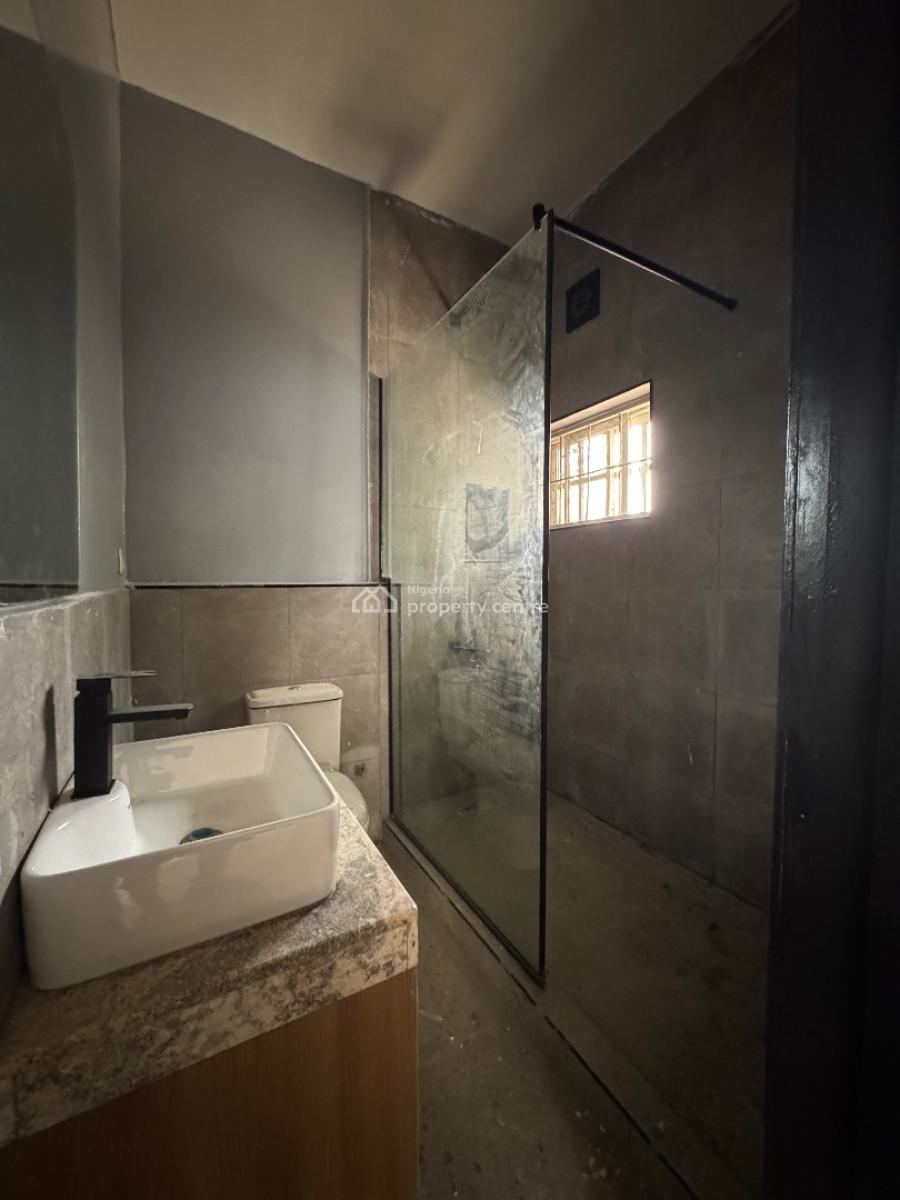 3 Bedrooms Apartment with a Fitted Self Contain Bq and Gen., Gude, Apo, Abuja, Flat / Apartment for Rent