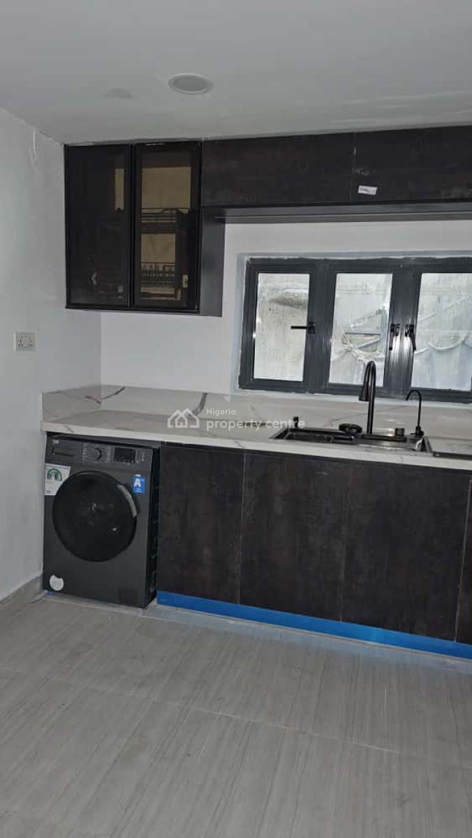 Exquisite 3 Bedrooms Apartment in a Secured and Serene Environment, Ikate, Lekki, Lagos, Flat / Apartment for Rent