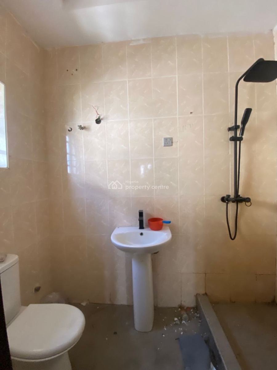 Newly Renovated Spacious 3 Bedroom Apartment, Upstairs, Peninsula Garden Estate, Sangotedo, Ajah, Lagos, Flat / Apartment for Rent