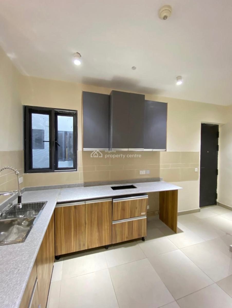Nice Luxury 3 Bedroom Apartment with a Swimming Pool, Lekki Phase 1, Lekki, Lagos, Flat / Apartment for Sale