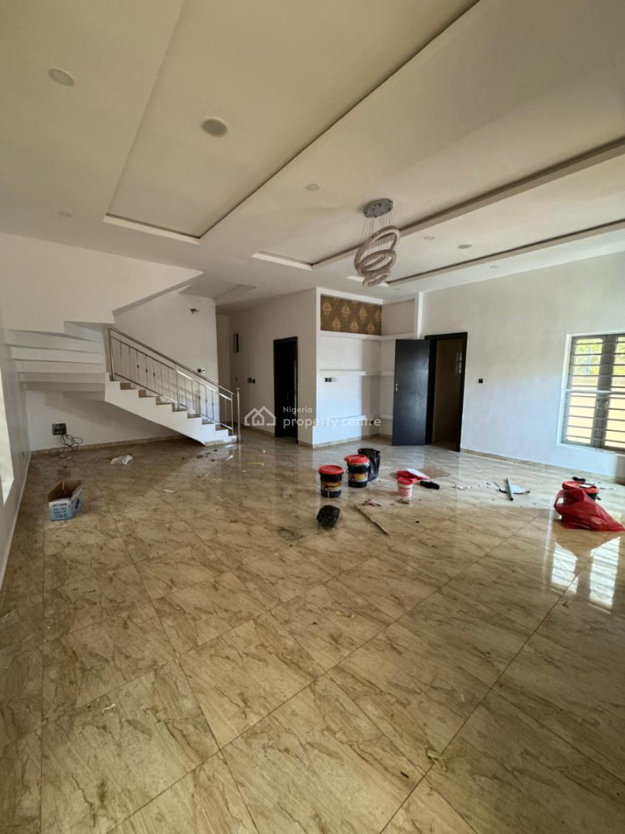 𝐌𝐀𝐈𝐍𝐓𝐀𝐈𝐍𝐄𝐃 5 𝐁𝐄𝐃𝐑𝐎𝐎𝐌 𝐃𝐄𝐓𝐀𝐂𝐇𝐄𝐃 𝐃𝐔𝐏𝐋𝐄𝐗, Chevron, Lekki, Lekki Phase 2, Lekki, Lagos, Detached Duplex for Rent