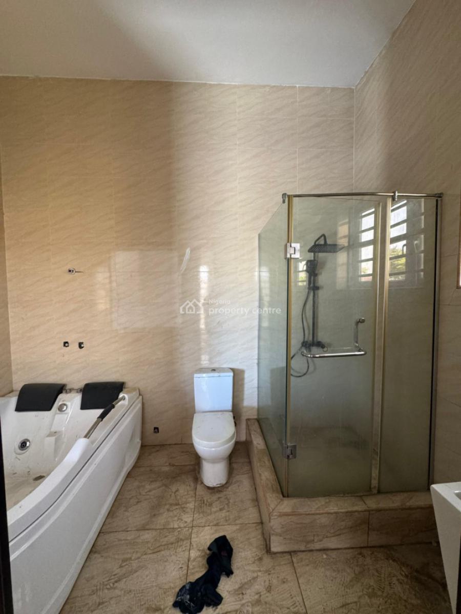 𝐌𝐀𝐈𝐍𝐓𝐀𝐈𝐍𝐄𝐃 5 𝐁𝐄𝐃𝐑𝐎𝐎𝐌 𝐃𝐄𝐓𝐀𝐂𝐇𝐄𝐃 𝐃𝐔𝐏𝐋𝐄𝐗, Chevron, Lekki, Lekki Phase 2, Lekki, Lagos, Detached Duplex for Rent