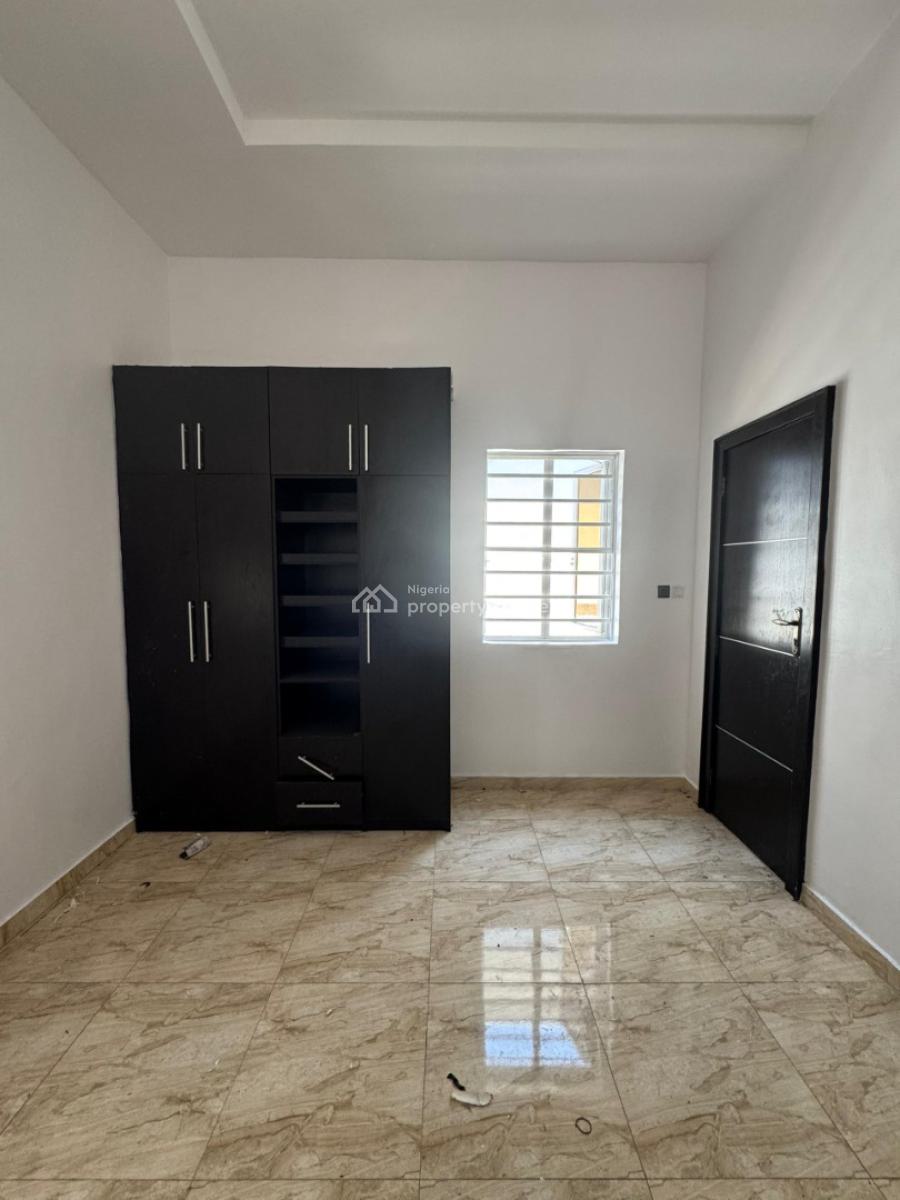 𝐌𝐀𝐈𝐍𝐓𝐀𝐈𝐍𝐄𝐃 5 𝐁𝐄𝐃𝐑𝐎𝐎𝐌 𝐃𝐄𝐓𝐀𝐂𝐇𝐄𝐃 𝐃𝐔𝐏𝐋𝐄𝐗, Chevron, Lekki, Lekki Phase 2, Lekki, Lagos, Detached Duplex for Rent