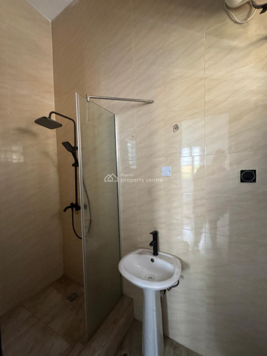 𝐌𝐀𝐈𝐍𝐓𝐀𝐈𝐍𝐄𝐃 5 𝐁𝐄𝐃𝐑𝐎𝐎𝐌 𝐃𝐄𝐓𝐀𝐂𝐇𝐄𝐃 𝐃𝐔𝐏𝐋𝐄𝐗, Chevron, Lekki, Lekki Phase 2, Lekki, Lagos, Detached Duplex for Rent