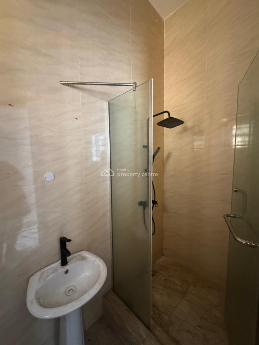 𝐌𝐀𝐈𝐍𝐓𝐀𝐈𝐍𝐄𝐃 5 𝐁𝐄𝐃𝐑𝐎𝐎𝐌 𝐃𝐄𝐓𝐀𝐂𝐇𝐄𝐃 𝐃𝐔𝐏𝐋𝐄𝐗, Chevron, Lekki, Lekki Phase 2, Lekki, Lagos, Detached Duplex for Rent