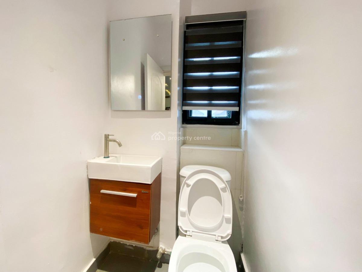 Fully Furnished Spacious One Bedroom, Off Gbagbanla, Ikate Elegushi, Lekki, Lagos, Flat / Apartment for Rent
