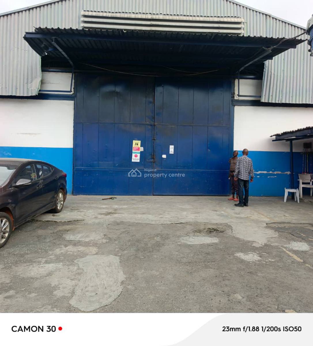 Warehouse Measuring 1,000sqm, Off Oba Akran Avenue, Ikeja Lagos, Ikeja, Lagos, Warehouse for Rent