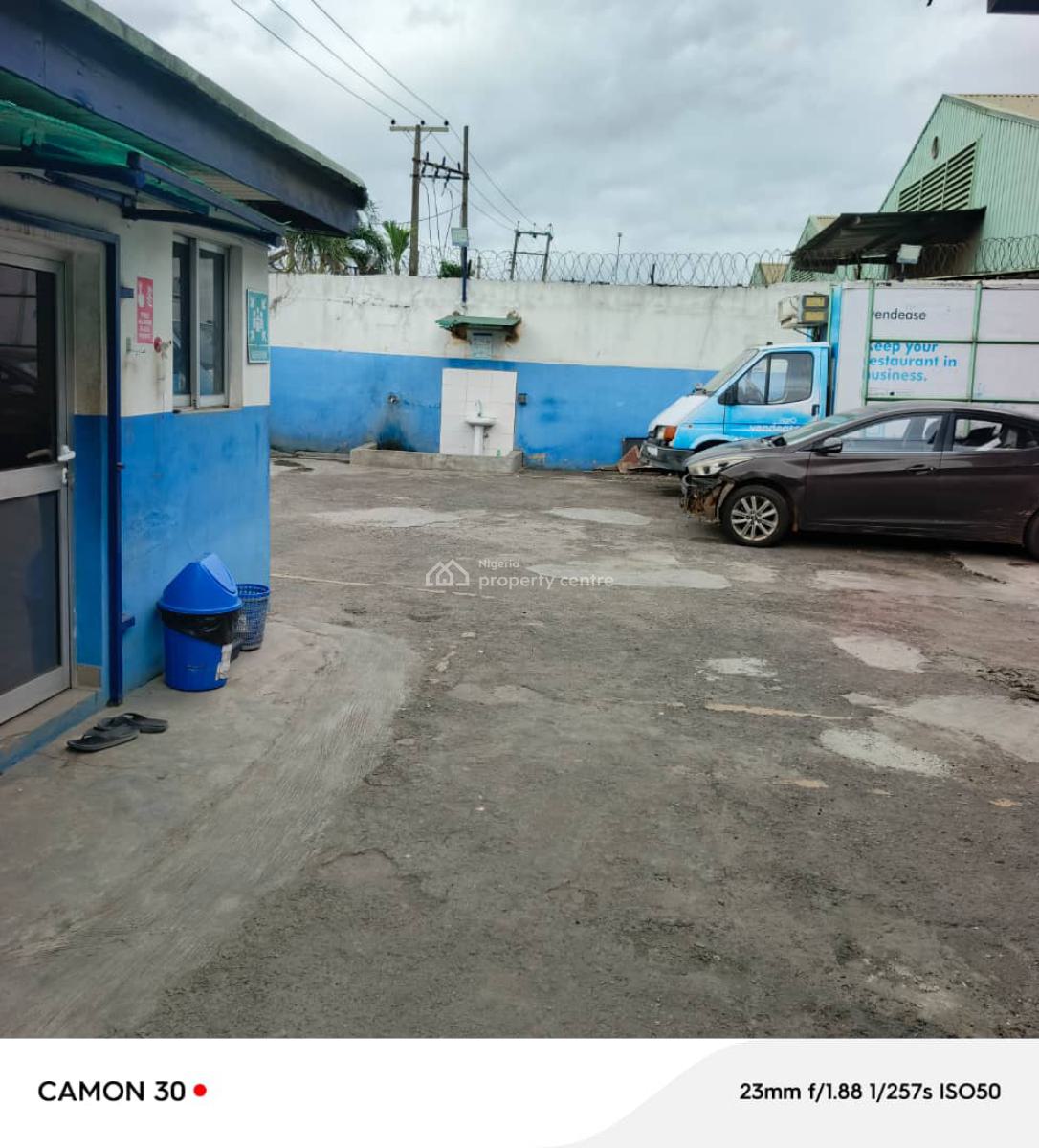 Warehouse Measuring 1,000sqm, Off Oba Akran Avenue, Ikeja Lagos, Ikeja, Lagos, Warehouse for Rent