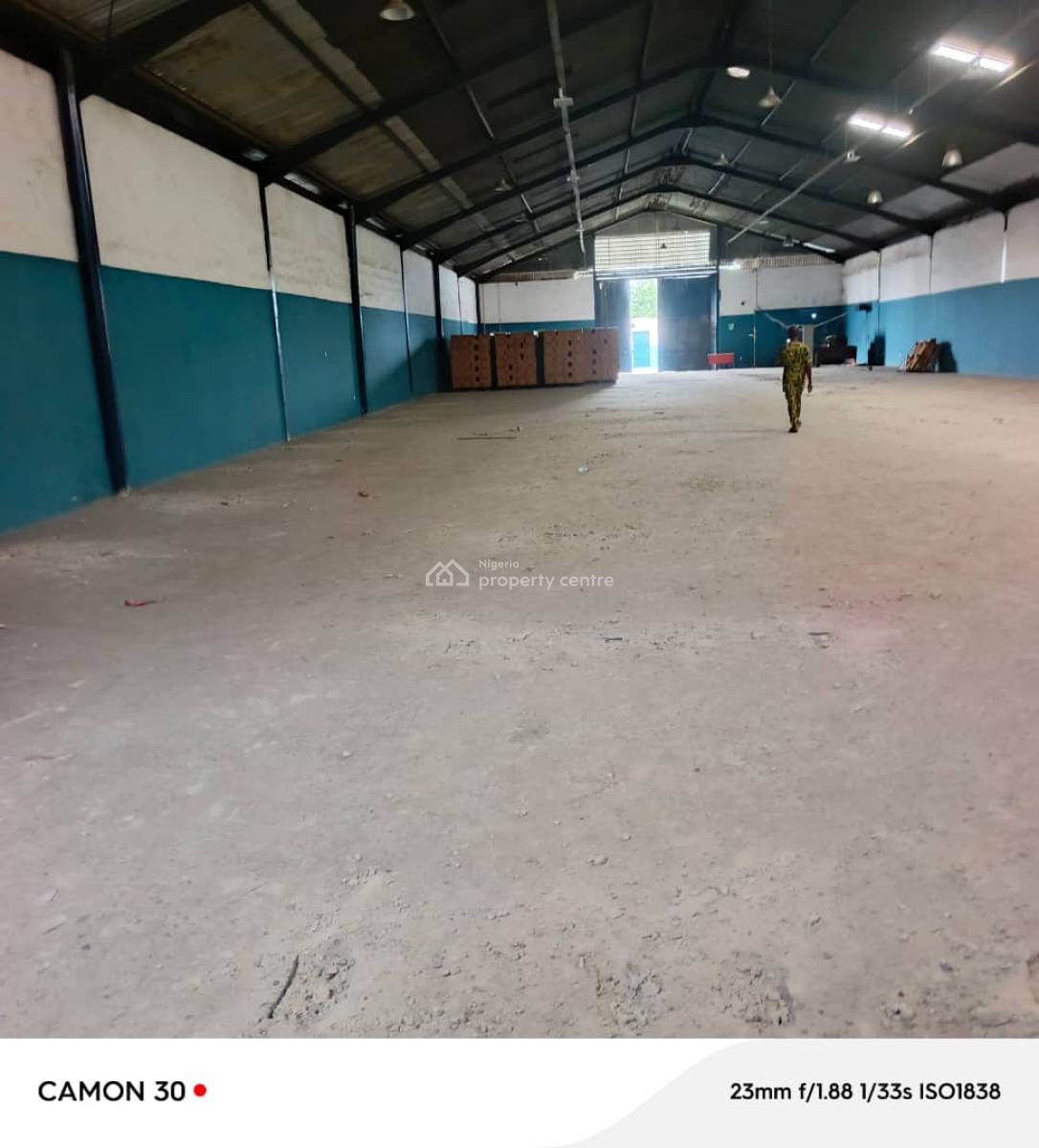 Warehouse Measuring 1,000sqm, Off Oba Akran Avenue, Ikeja Lagos, Ikeja, Lagos, Warehouse for Rent