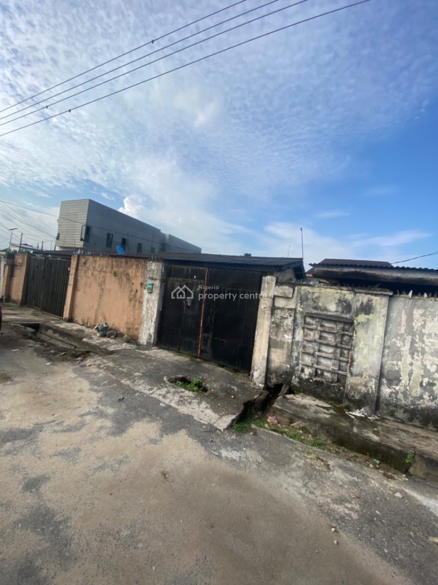 Fantastic 6 Bedrooms Bungalow, Off Adeniran Ogunsanya, Adeniran Ogunsanya, Surulere, Lagos, Detached Bungalow for Sale