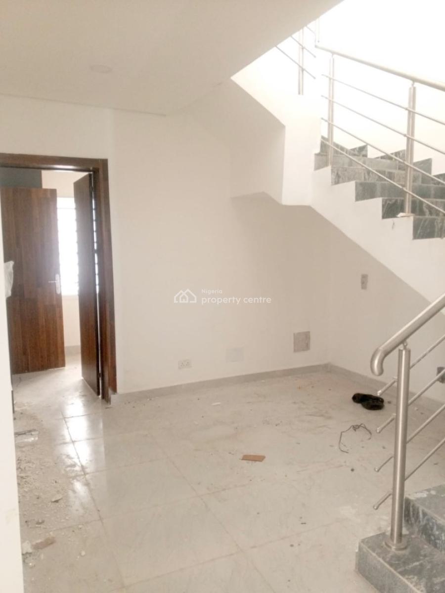5 Bedroom Duplex in a Prestigious Fully Serviced Estate in Chevron, Chevron, Lekki, Lagos, Semi-detached Duplex for Rent
