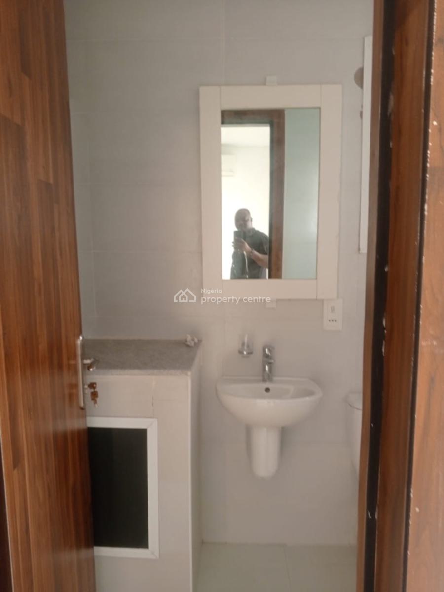 5 Bedroom Duplex in a Prestigious Fully Serviced Estate in Chevron, Chevron, Lekki, Lagos, Semi-detached Duplex for Rent
