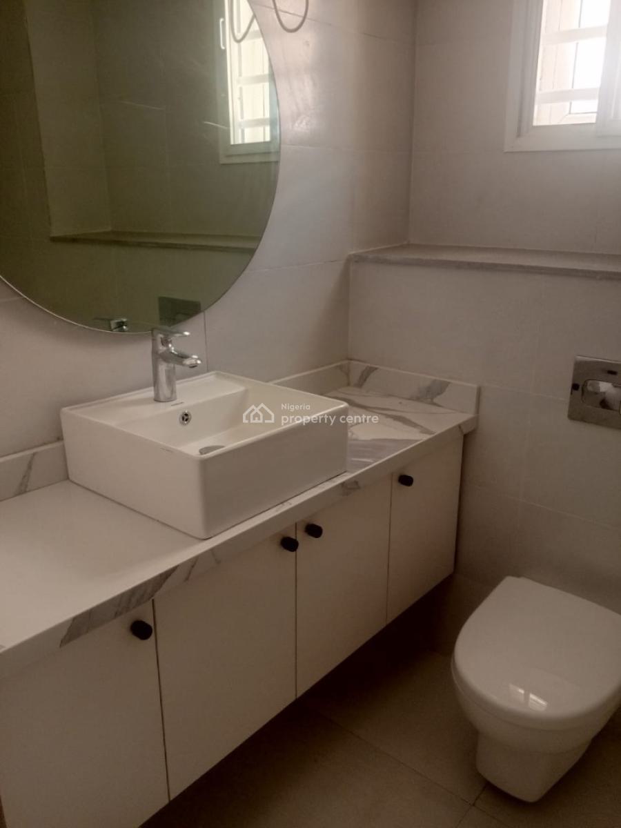 5 Bedroom Duplex in a Prestigious Fully Serviced Estate in Chevron, Chevron, Lekki, Lagos, Semi-detached Duplex for Rent