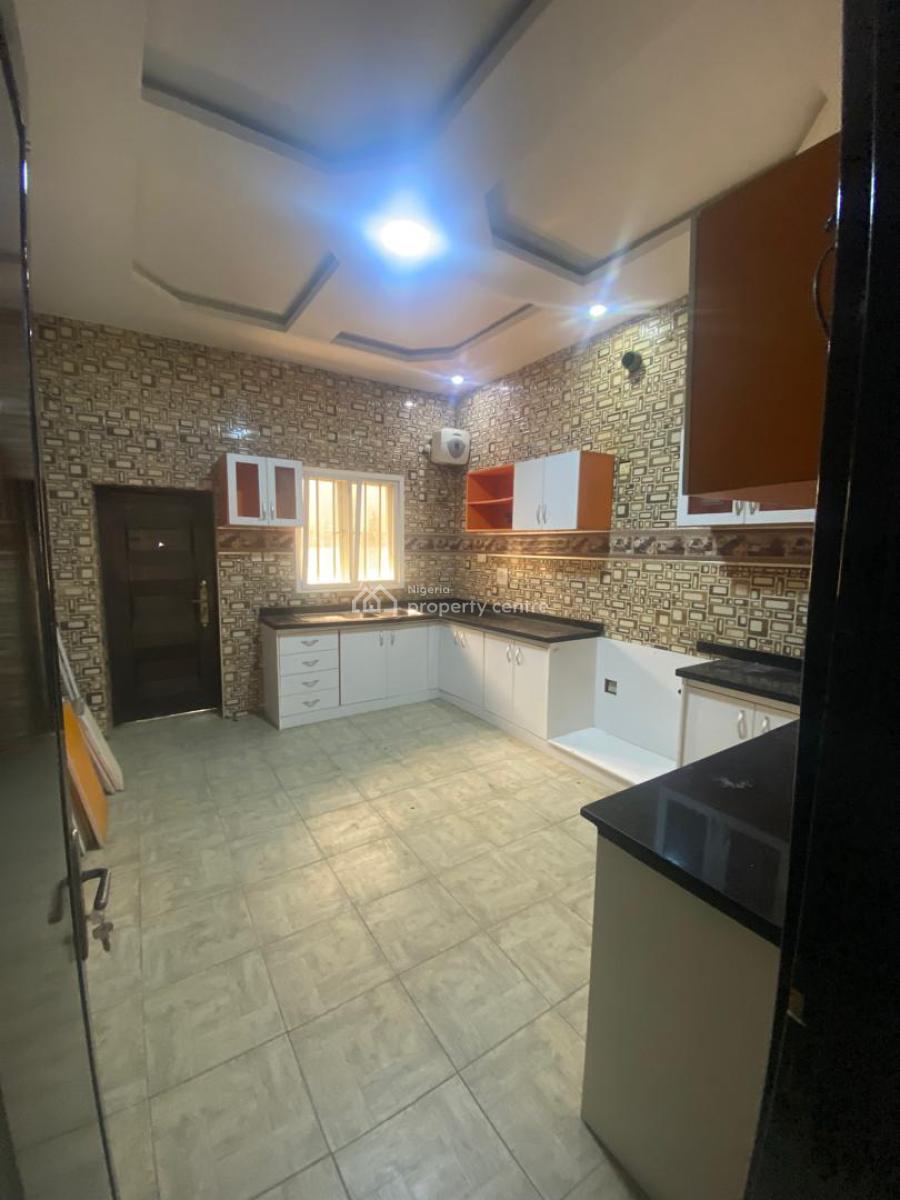 3 Bedroom Terraced Duplex with Bq, Lekki Phase 1 Right Hand Side By Pinnacle Filling Station Lekki, Lekki Phase 1, Lekki, Lagos, Terraced Duplex for Rent