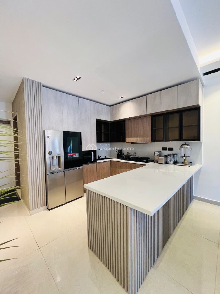 Prime 2-bedroom Apartment -- Great Returns, Prime Location, Lekki Phase 1, Lekki, Lagos, Flat / Apartment for Sale