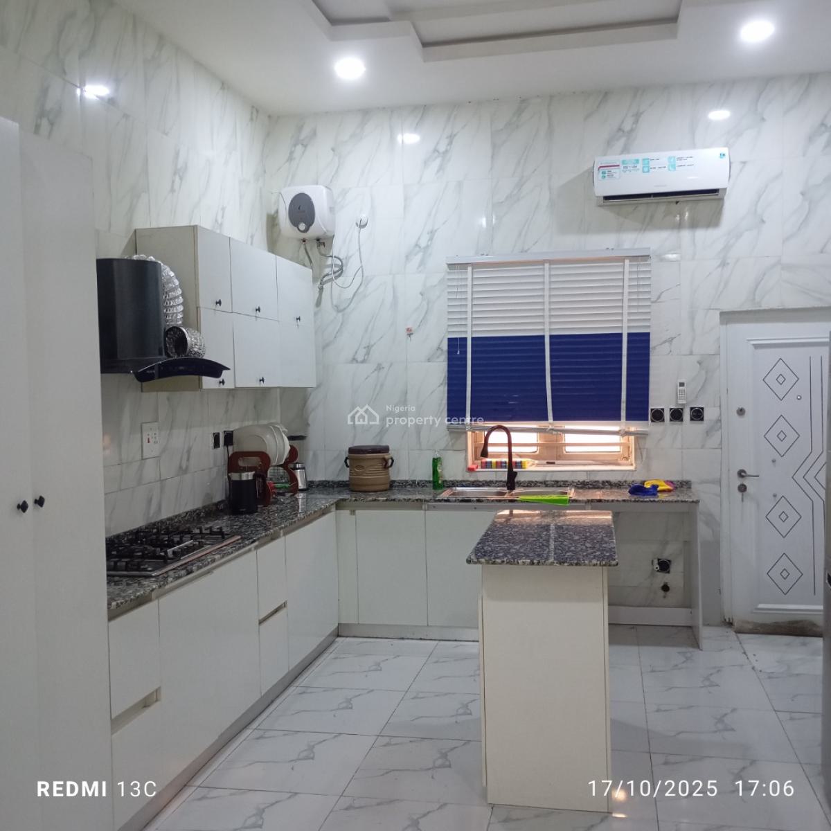 6-bed Spacious Home  (7 a/cs, Full-day Inverter & 7,000l Water Tank), Chevron Drive, Lekki, Lagos, Detached Duplex for Rent