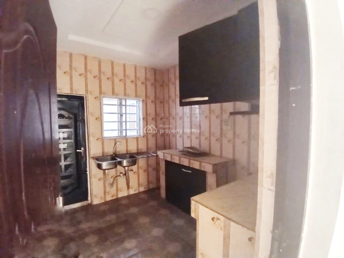 a Well Maintained Spacious 2 Bedroom Flat, Gra Phase 1, Magodo, Lagos, Flat / Apartment for Rent