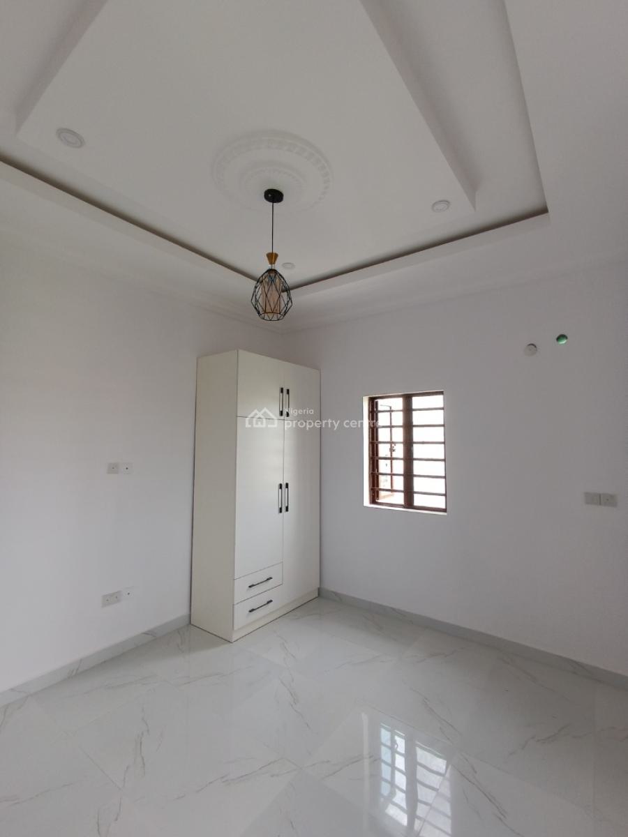 a Standard 2bedroom Flat, Before Novate Shoprite Ajah, Lekki Phase 2, Lekki, Lagos, Flat / Apartment for Rent