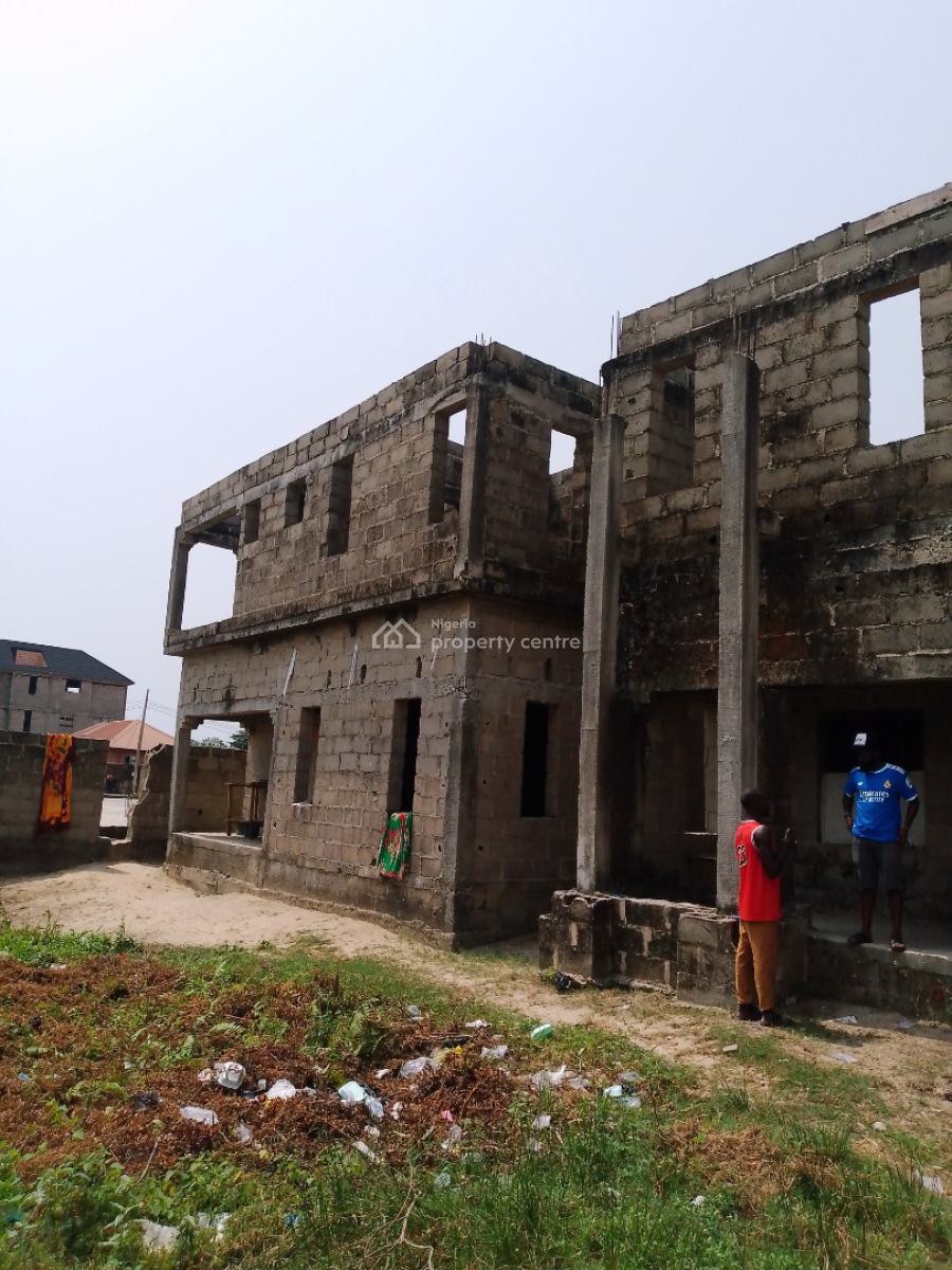 Distresse  5 Bedroom Duplex and 5 Unit of 2 Bedroom Flat, Orchard Road, Lekki, Lagos, Detached Duplex for Sale