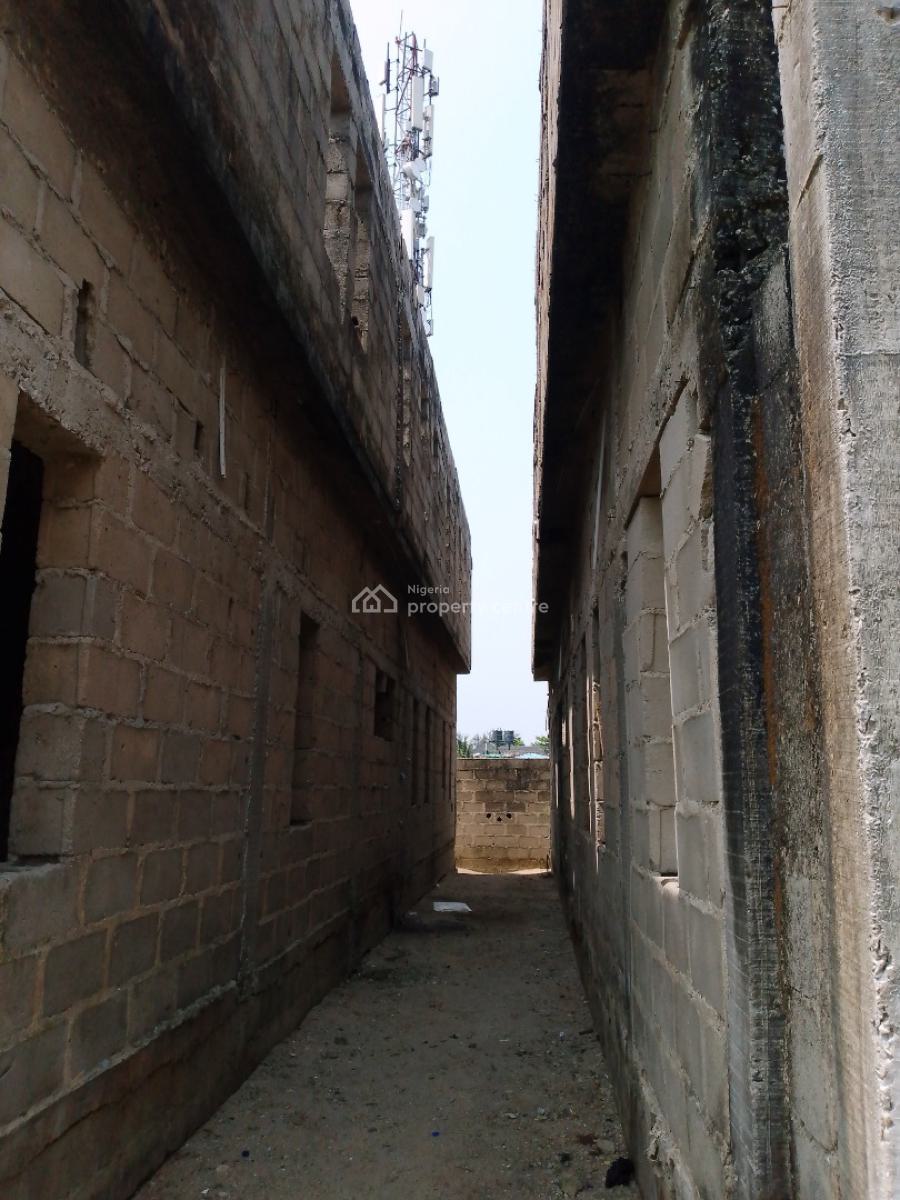 Distresse  5 Bedroom Duplex and 5 Unit of 2 Bedroom Flat, Orchard Road, Lekki, Lagos, Detached Duplex for Sale