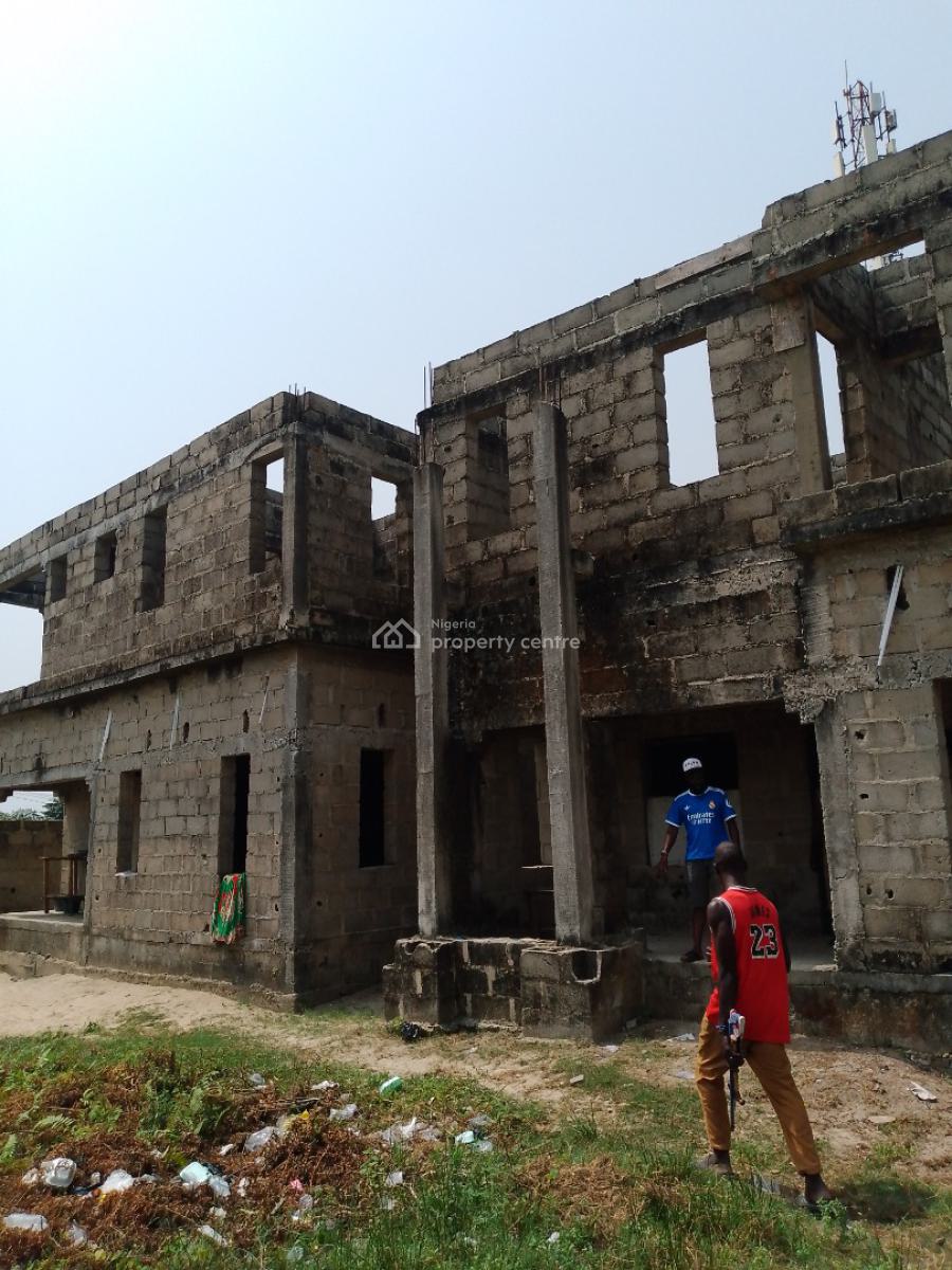 Distresse  5 Bedroom Duplex and 5 Unit of 2 Bedroom Flat, Orchard Road, Lekki, Lagos, Detached Duplex for Sale