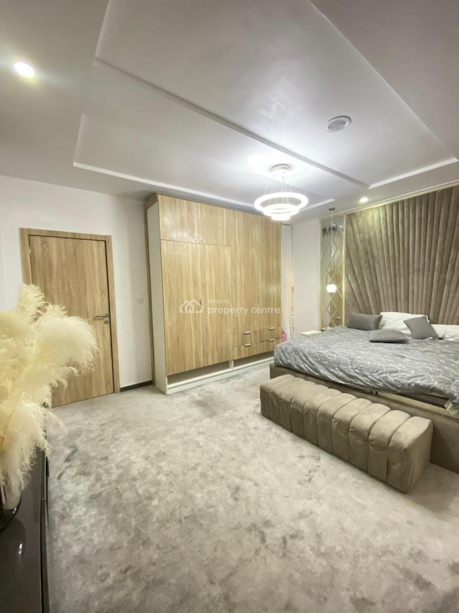 Stunning 2 Bedroom Apartment Fully Furnished with a Pool and a Gym, Lekki Phase 1, Lekki, Lagos, Flat / Apartment for Sale
