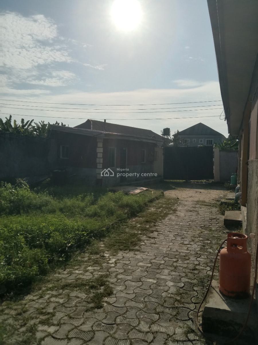 Standard Building in a Good Compound, Rock Stone Estate Along Badore Road, Ajah, Lagos, Block of Flats for Sale
