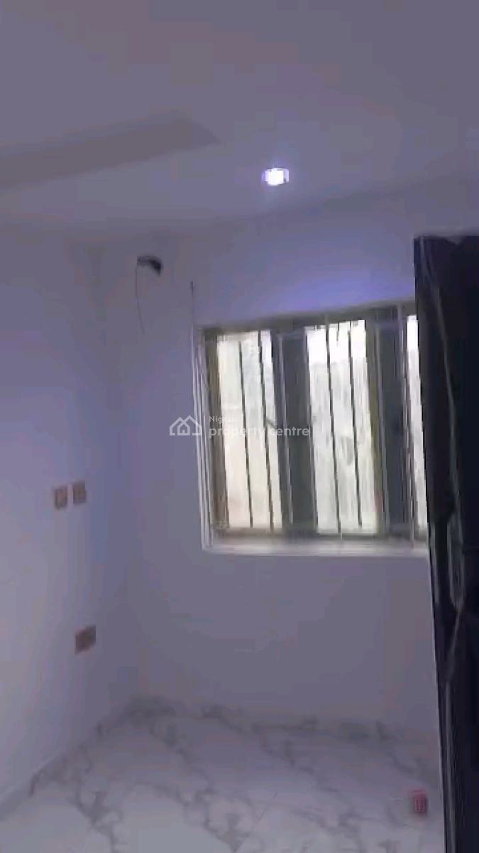 Standard 2 Bedroom Flat, Anthony, Anthony, Maryland, Lagos, Office Space for Rent