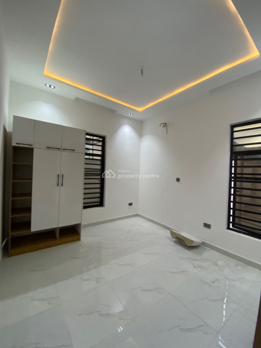 an Executive Two Bedroom Flat, Cedar Wood Estate Lagos Buisness School Opposite Skymall Lekki Phase2, Lekki, Lagos, Flat / Apartment for Rent