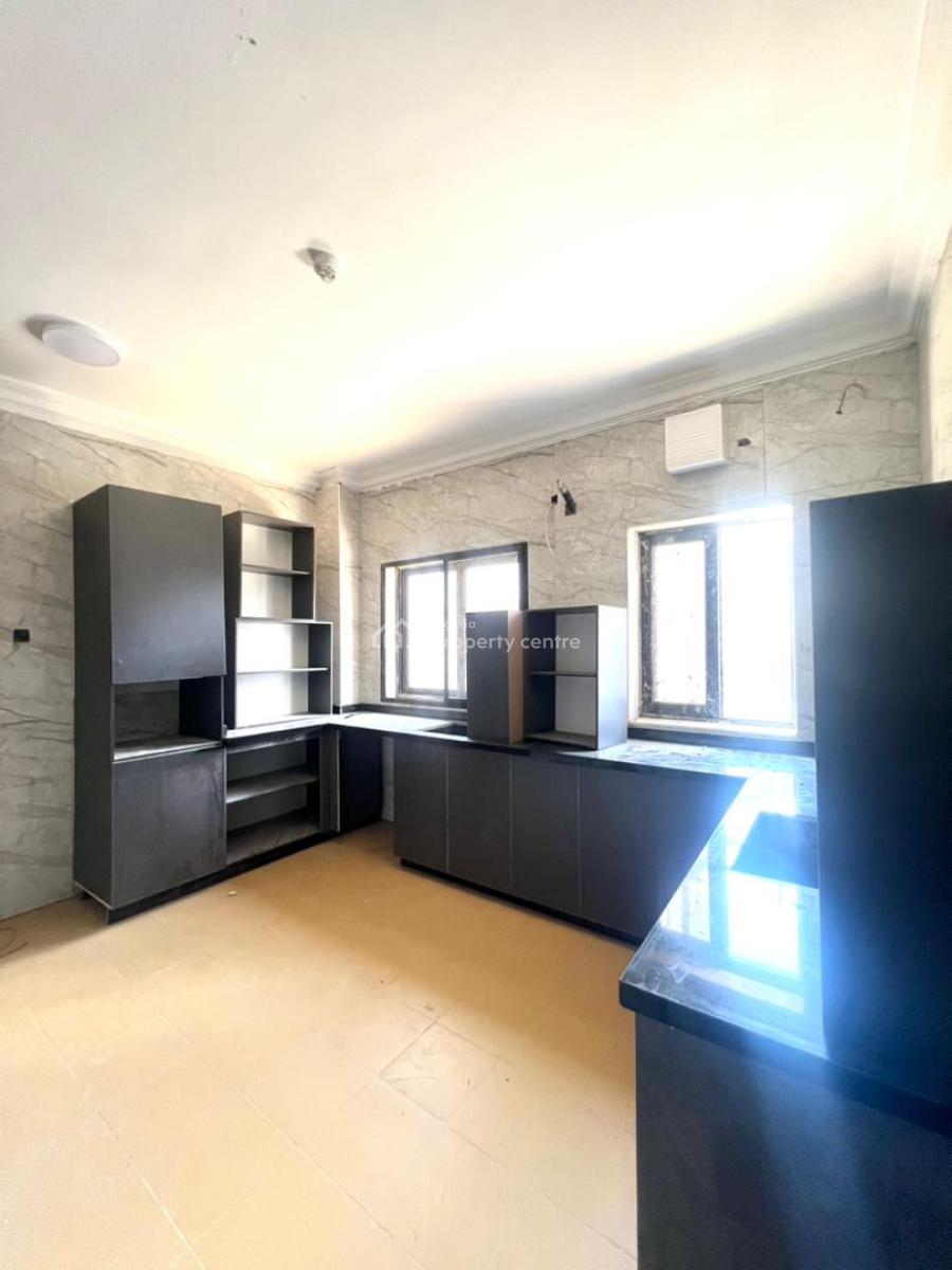 Classic 3 Bedroom Apartment with and Without Bq in a Secure Estate, Lekki Phase 1, Lekki, Lagos, Flat / Apartment for Rent