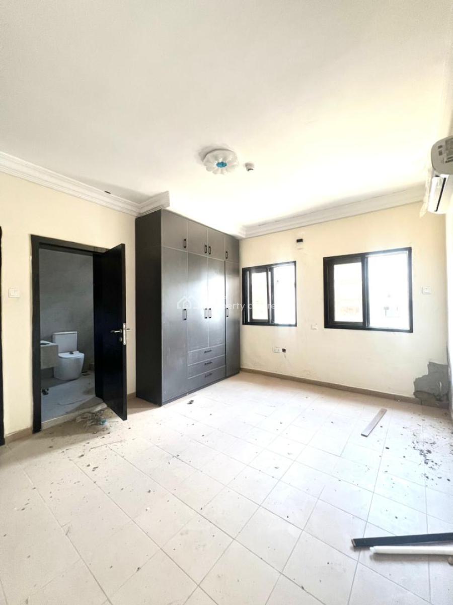 Classic 3 Bedroom Apartment with and Without Bq in a Secure Estate, Lekki Phase 1, Lekki, Lagos, Flat / Apartment for Rent