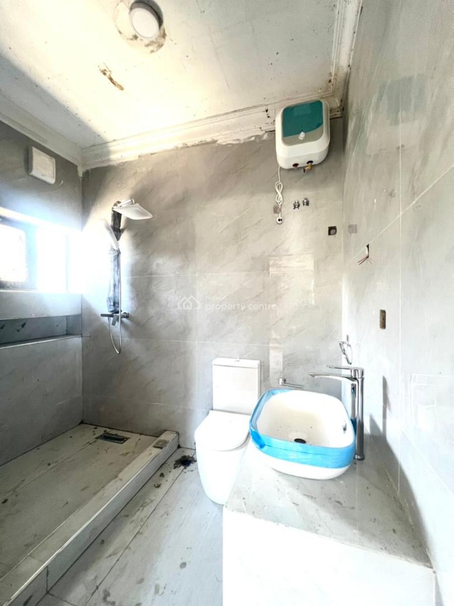 Classic 3 Bedroom Apartment with and Without Bq in a Secure Estate, Lekki Phase 1, Lekki, Lagos, Flat / Apartment for Rent