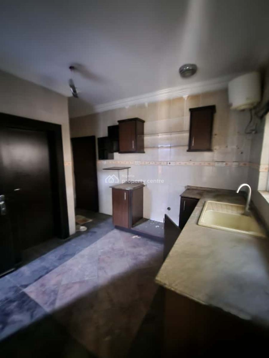 Serviced and Spacious 2 Bedrooms Apartment in an Estate, Serene Neighborhood, Maitama District, Abuja, Flat / Apartment for Rent