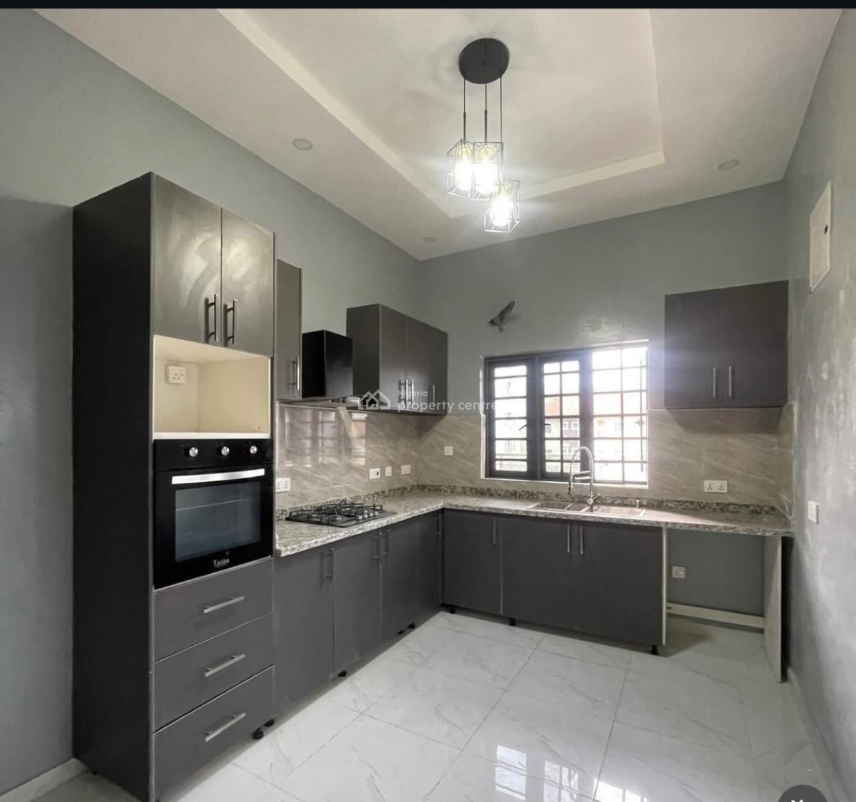 Nicely Built 3 Bedroom Spacious Apartment, Yaba Lagos, Yaba, Lagos, Flat / Apartment for Sale
