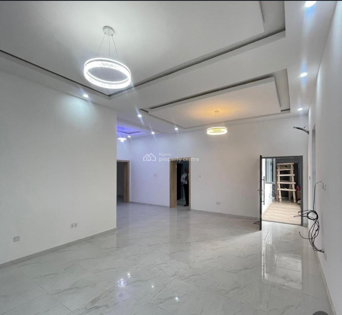 Nicely Built 3 Bedroom Spacious Apartment, Yaba Lagos, Yaba, Lagos, Flat / Apartment for Sale