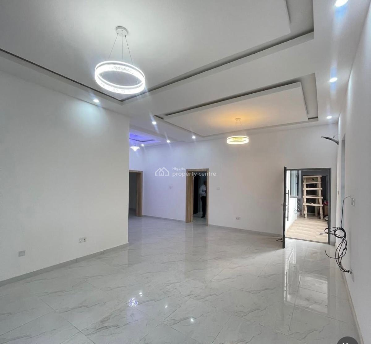 Nicely Built 3 Bedroom Spacious Apartment, Yaba Lagos, Yaba, Lagos, Flat / Apartment for Sale
