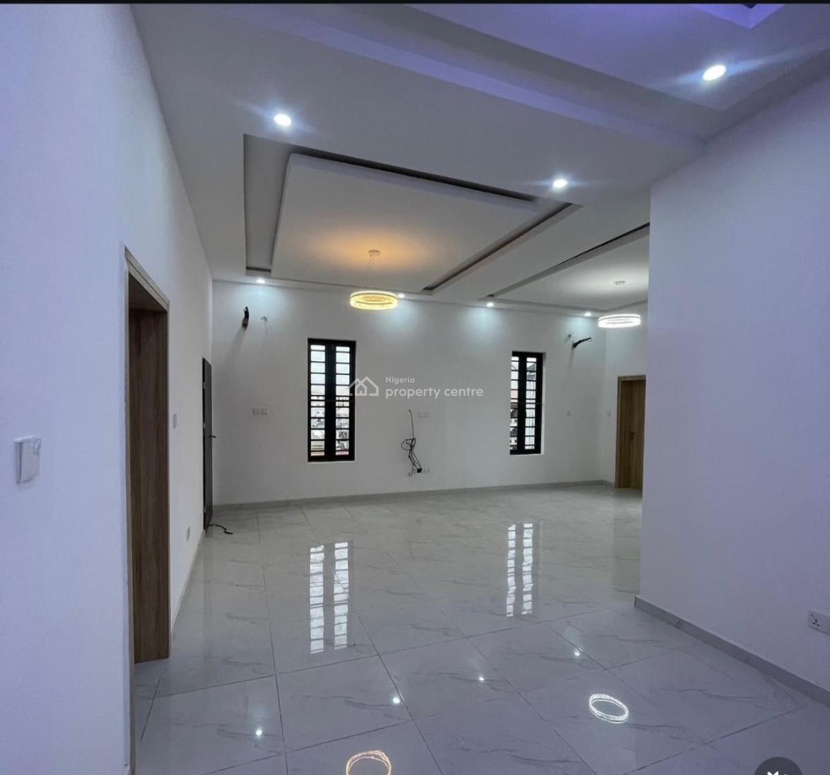 Nicely Built 3 Bedroom Spacious Apartment, Yaba Lagos, Yaba, Lagos, Flat / Apartment for Sale