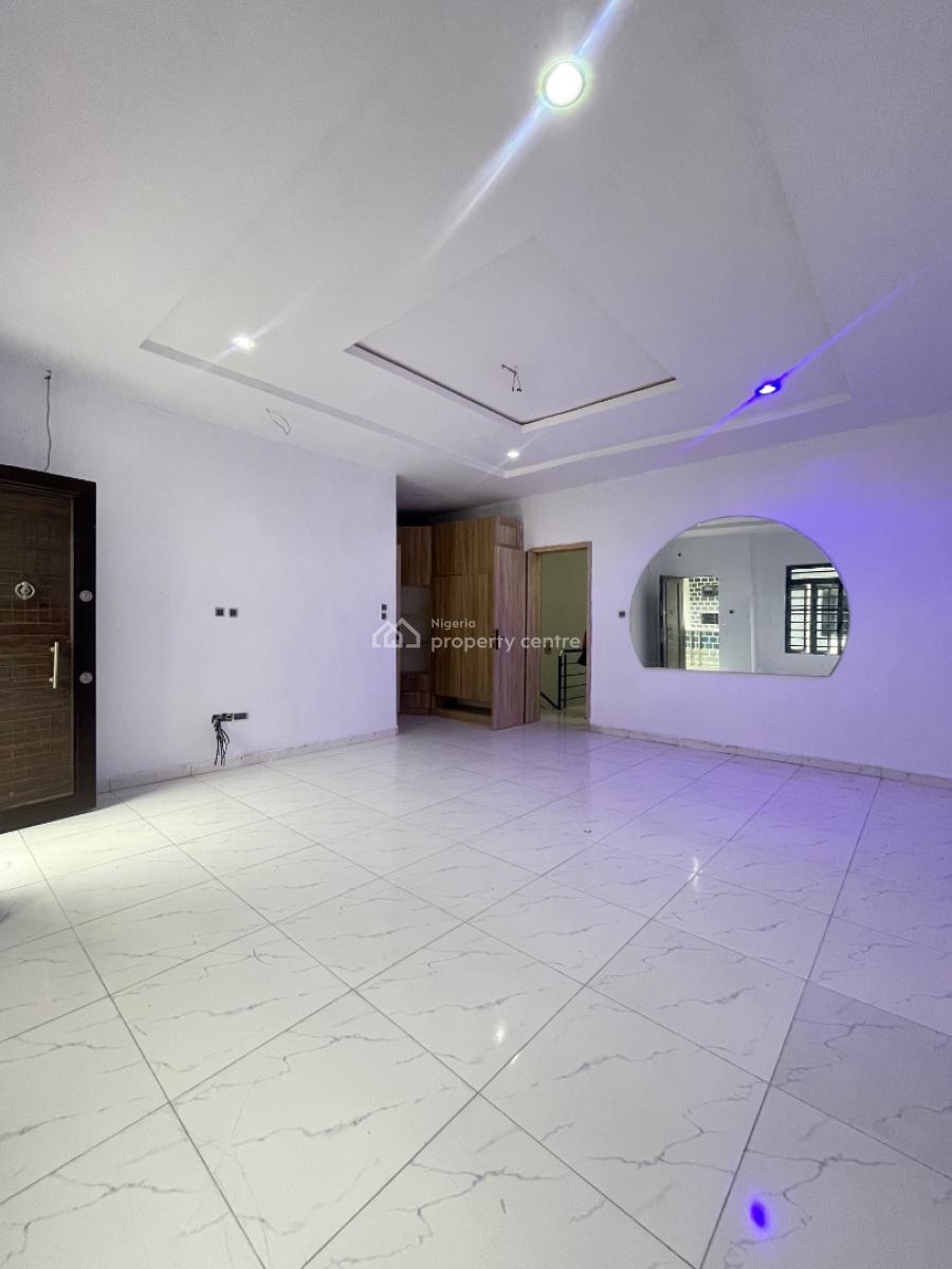 Big Masters Bedroom with Kitchen Well Luxury, Orchid Road, Lekki, Lagos, Flat / Apartment for Rent