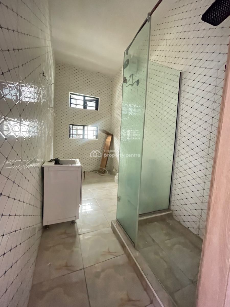 Big Masters Bedroom with Kitchen Well Luxury, Orchid Road, Lekki, Lagos, Flat / Apartment for Rent