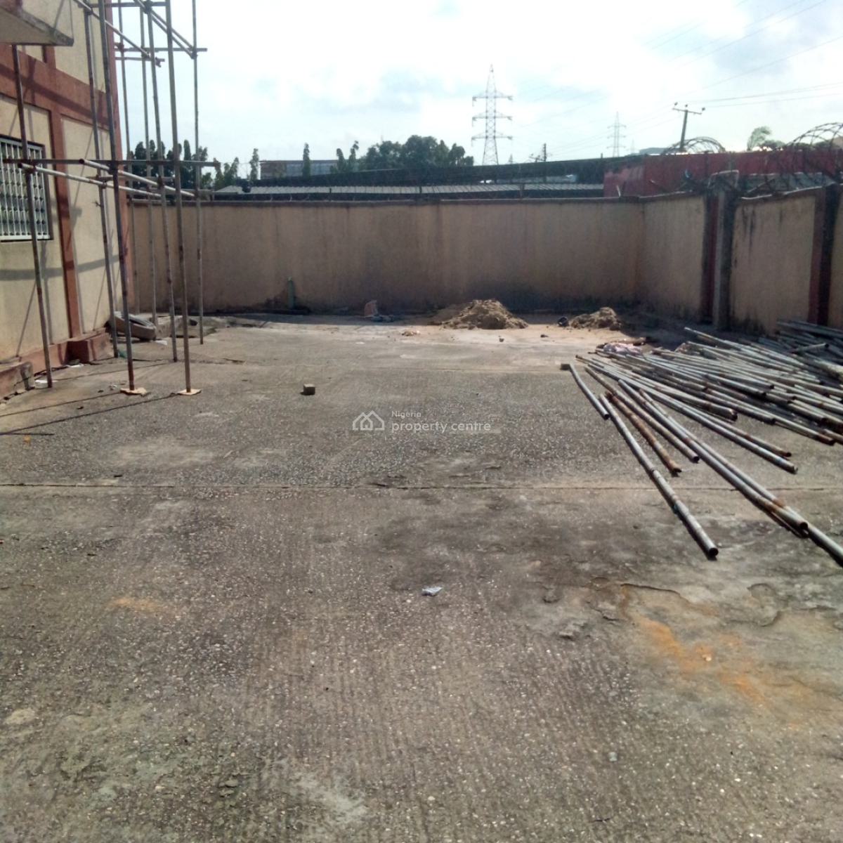 a Renovated 2 Bedroom Apartment at Mende, Maryland., Mende, Maryland, Lagos, Flat / Apartment for Rent
