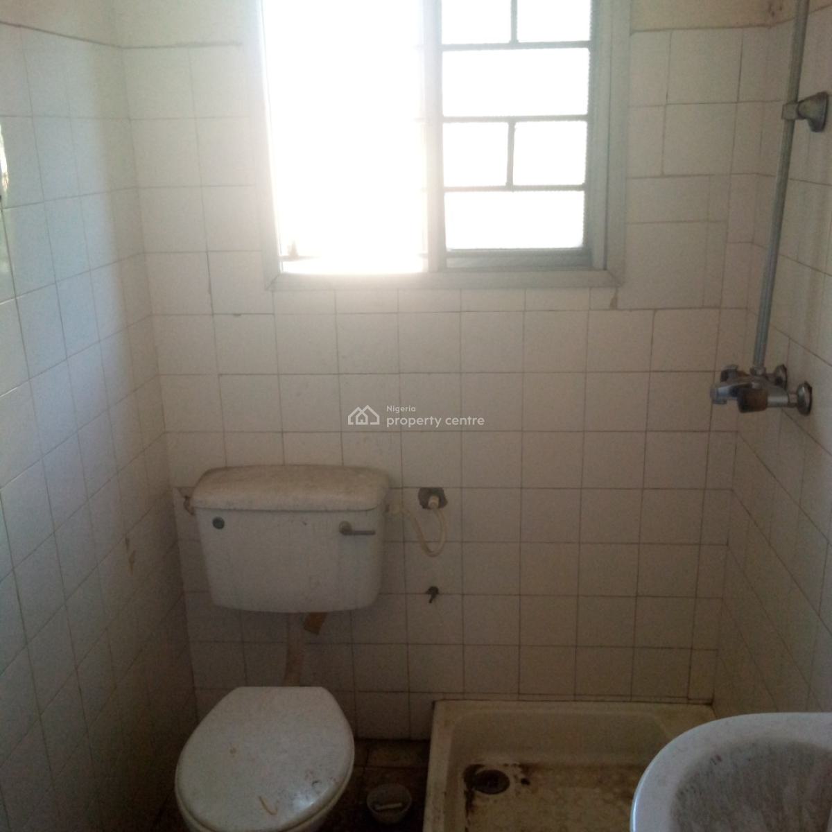 a Renovated 2 Bedroom Apartment at Mende, Maryland., Mende, Maryland, Lagos, Flat / Apartment for Rent