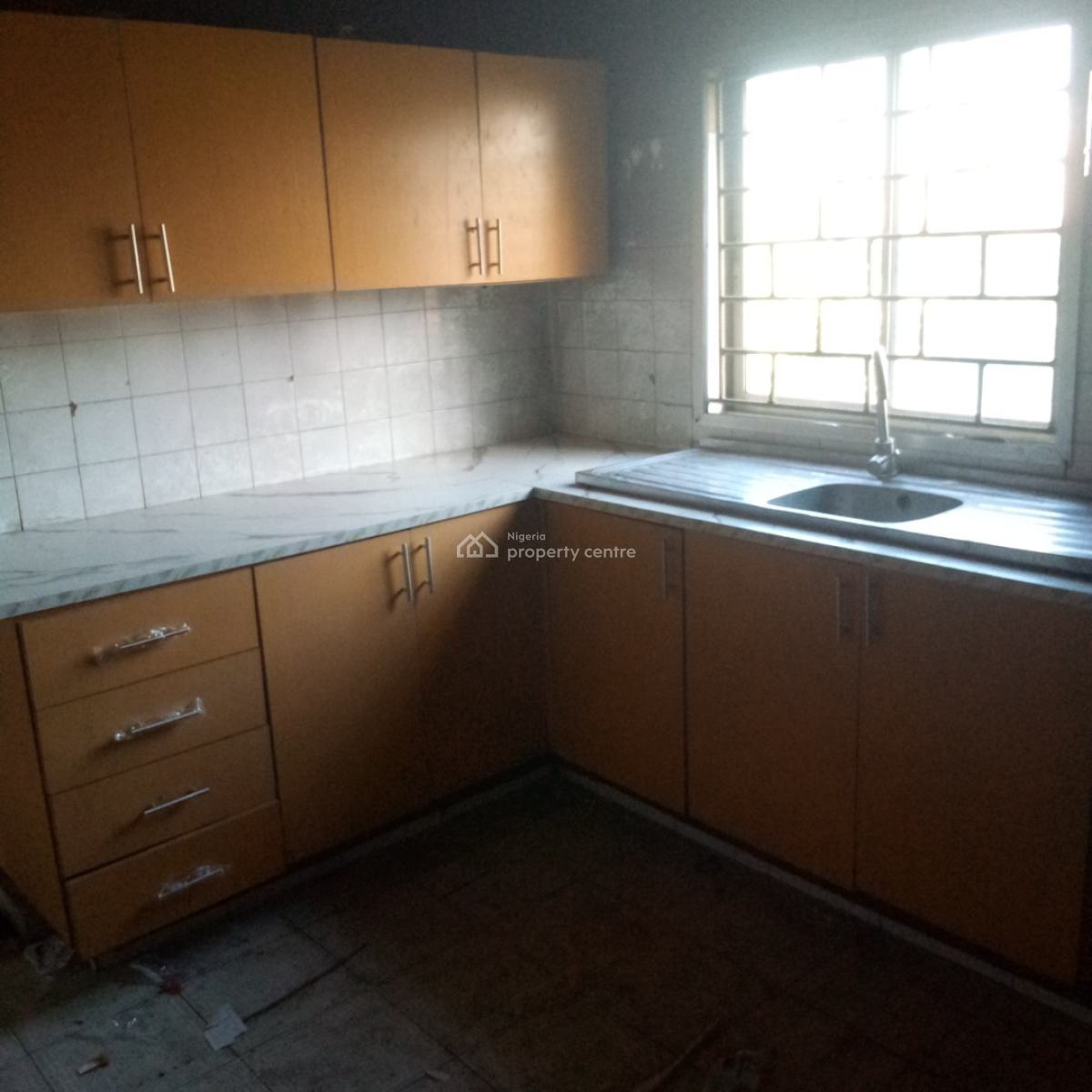 a Renovated 2 Bedroom Apartment at Mende, Maryland., Mende, Maryland, Lagos, Flat / Apartment for Rent