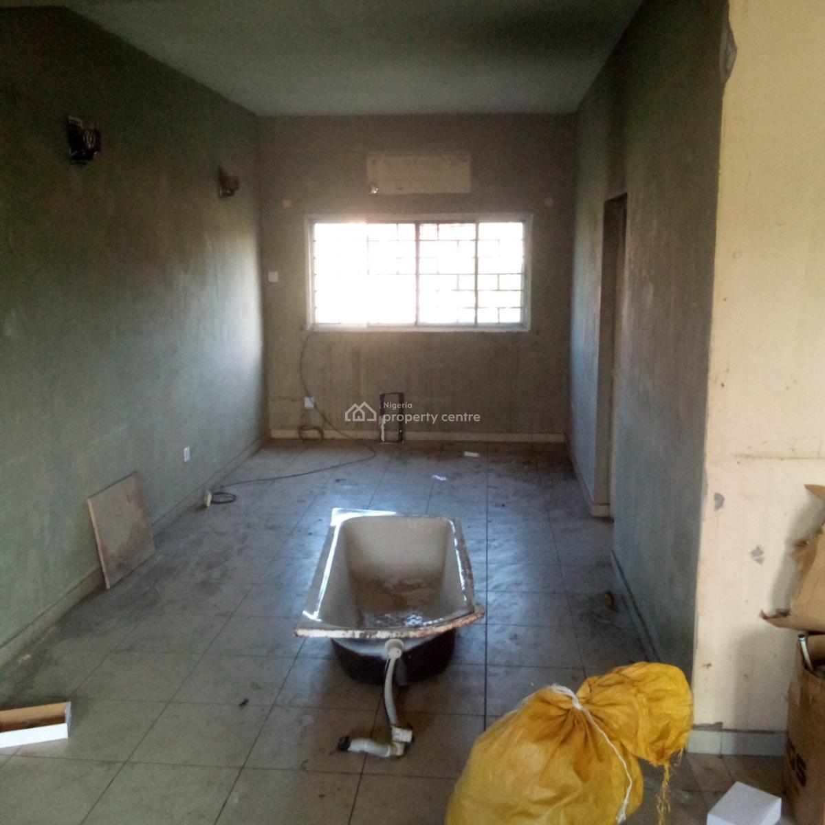 a Renovated 2 Bedroom Apartment at Mende, Maryland., Mende, Maryland, Lagos, Flat / Apartment for Rent