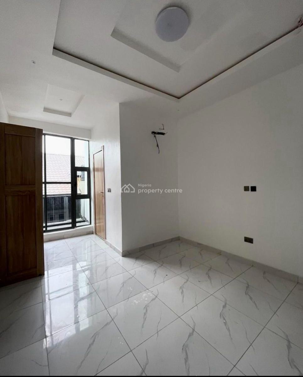 Spacious 2 Bedroom Apartment with Excellent Finishing, Ologolo, Lekki, Lagos, Flat / Apartment for Rent