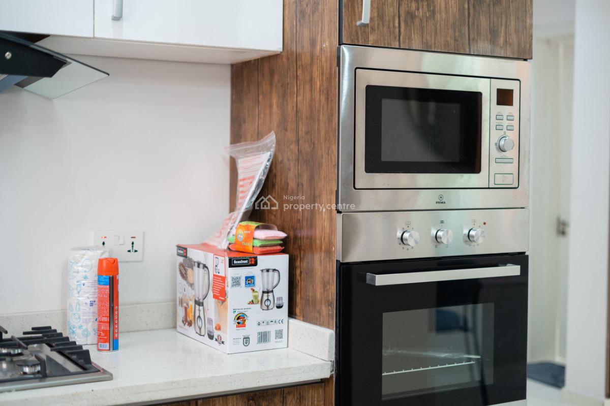 Cute 2 Bedroom Apartment with Ps5, Ologolo, Lekki, Lagos, Flat / Apartment Short Let